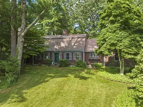 53 Arrowhead Rd, Duxbury, MA 02332