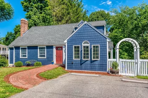 51 Dwight St, Dedham, MA 02026