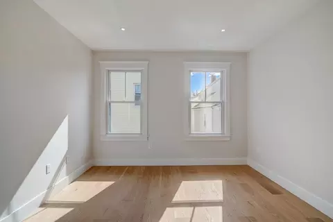 8 Armory St, Boston, MA 02129 photo 18