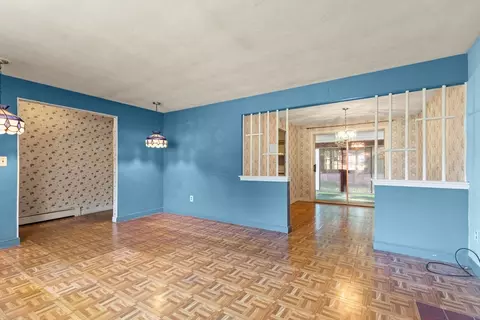 Living - 409 Pearl St, Reading, MA 01867 photo 2 of 2