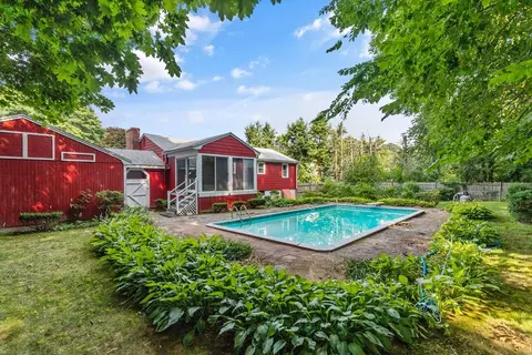 Exterior - 409 Pearl St, Reading, MA 01867 photo 6 of 7