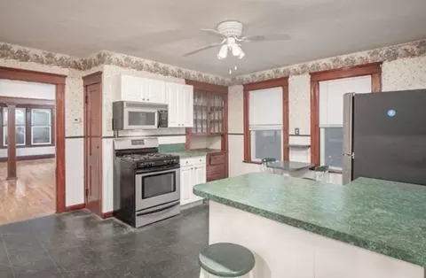 24 Arthur St, Worcester, MA 01604 photo 5