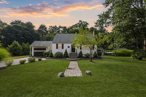 34 Jewett St, Georgetown, MA 01833