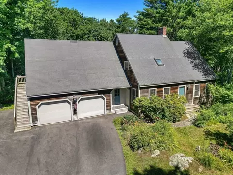 318 Essex St, Hamilton, MA 01982