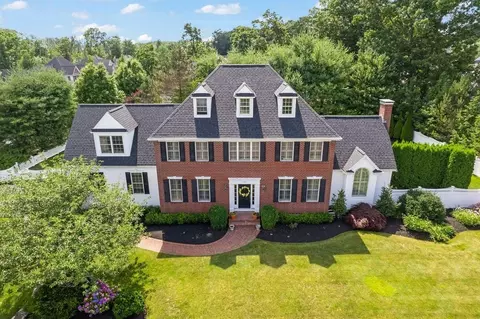 122 Homeward Ln, North Attleboro, MA 02760