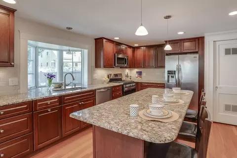9 York St, Andover, MA 01810