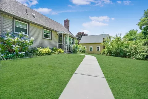 472 Main St, Acushnet, MA 02743 photo 3