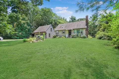 472 Main St, Acushnet, MA 02743 photo 2