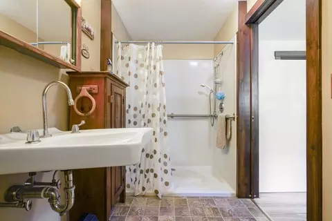 472 Main St, Acushnet, MA 02743 photo 9