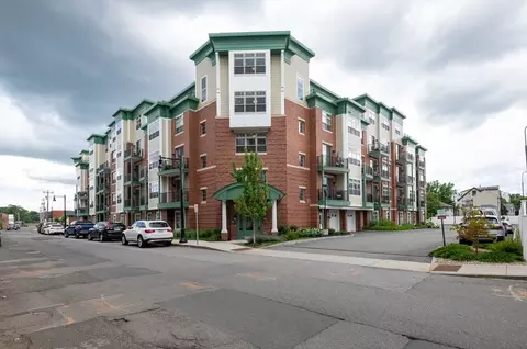 69 Foundry St #213, Wakefield, MA 01880