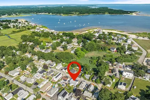 8 Graham St, Wareham, MA 02571 photo 2