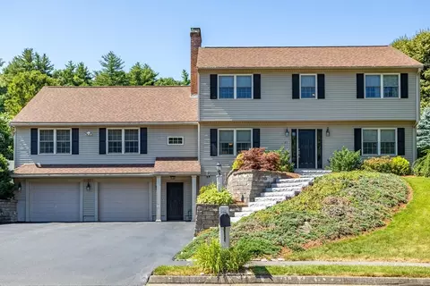 23 Indian Ridge Dr, Leominster, MA 01453