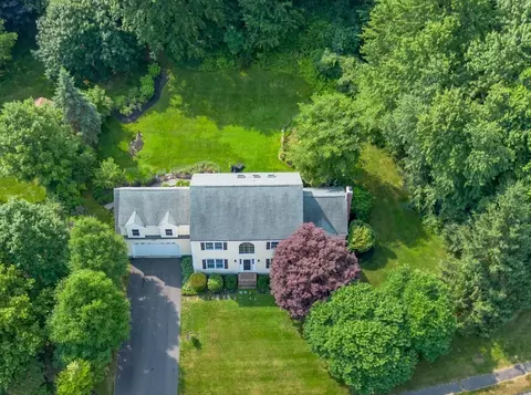16 Heather Dr, Westford, MA 01886