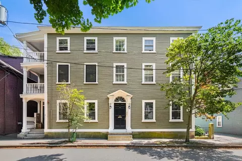 10 Andrew St #1B, Salem, MA 01970