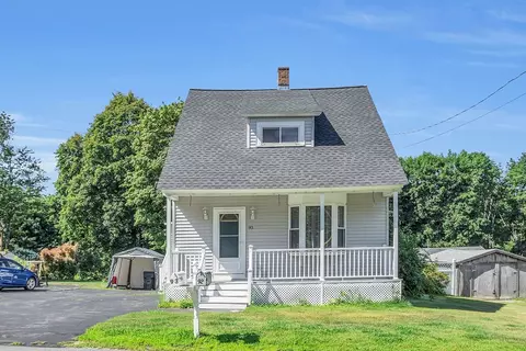 93 Currier St, Methuen, MA 01844