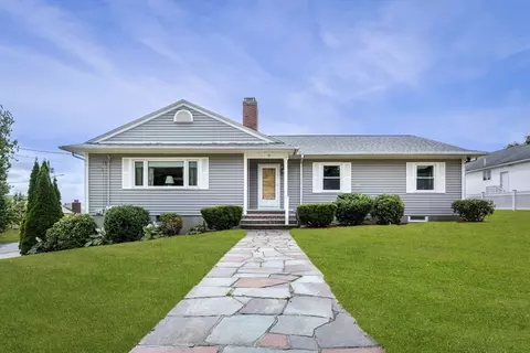 11 Timber Ln, Methuen, MA 01844