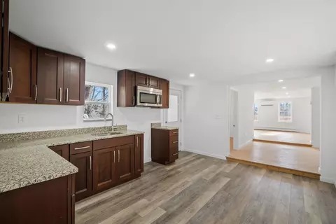 804 Plymouth St, Middleboro, MA 02346