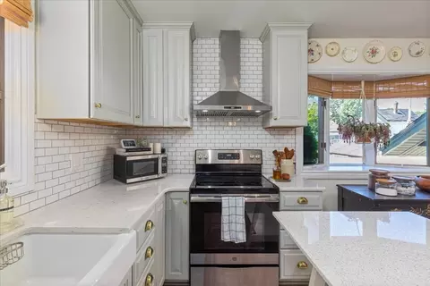 Kitchen - 44 Arnold St, Methuen, MA 01844 photo 6 of 7