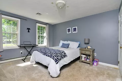 Bedroom - 1 Chapin Ct, Mendon, MA 01756 photo 2 of 3