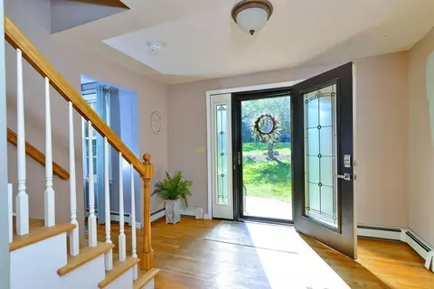 Entry Way - 1 Chapin Ct, Mendon, MA 01756 photo 1 of 2