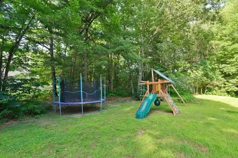 Exterior - 1 Chapin Ct, Mendon, MA 01756 photo 6 of 6