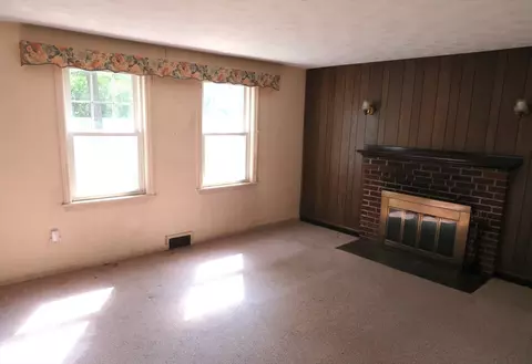 Living - 148 Carpenter Rd, Walpole, MA 02081 photo 1 of 2