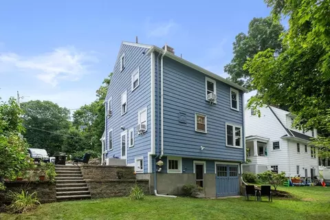 Exterior - 10 Parkview Rd, Reading, MA 01867 photo 5 of 6