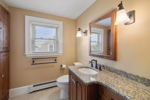 Bath - 10 Parkview Rd, Reading, MA 01867 photo 2 of 3