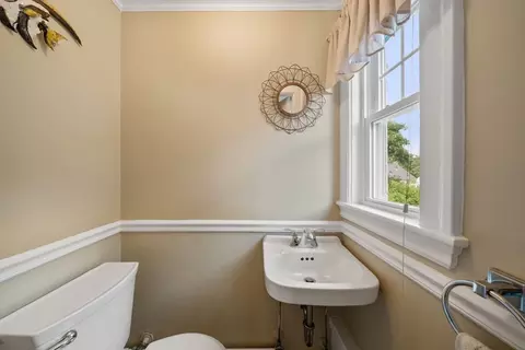 Bath - 10 Parkview Rd, Reading, MA 01867 photo 1 of 3