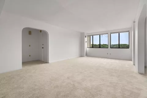 1731 Beacon St #706, Brookline, MA 02445 photo 2
