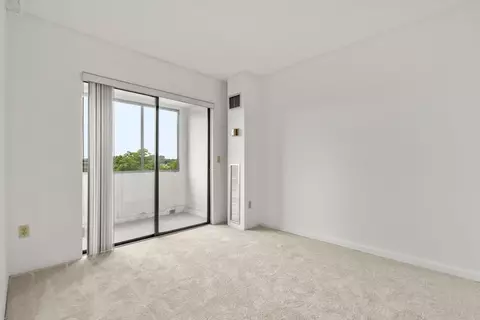1731 Beacon St #706, Brookline, MA 02445 photo 11