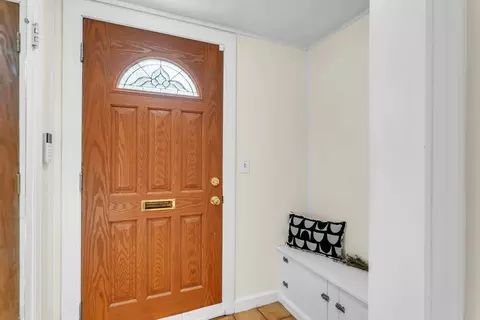 92 Wayne St, Springfield, MA 01118 photo 3