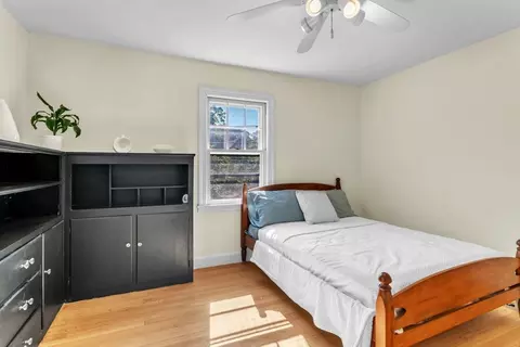 92 Wayne St, Springfield, MA 01118 photo 24
