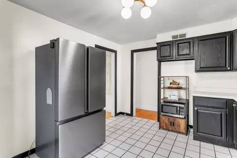 92 Wayne St, Springfield, MA 01118 photo 15