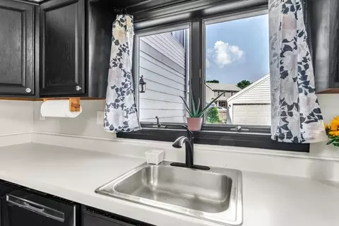 92 Wayne St, Springfield, MA 01118 photo 16