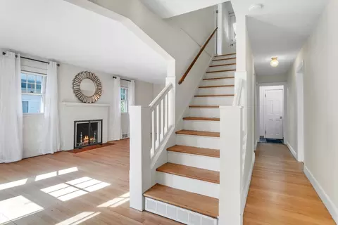 92 Wayne St, Springfield, MA 01118 photo 8