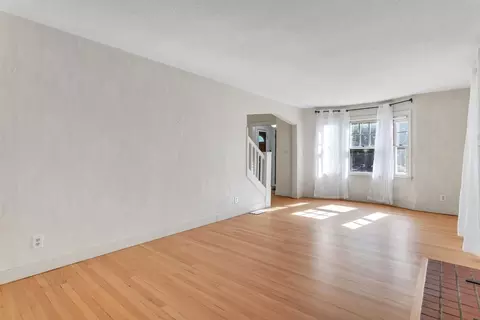 92 Wayne St, Springfield, MA 01118 photo 6