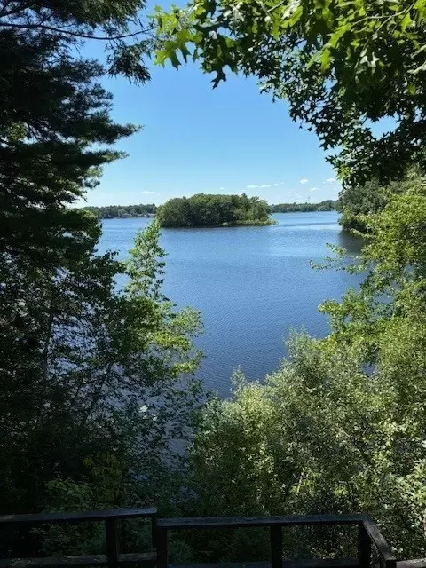 122 Scadding St, Taunton, MA 02780