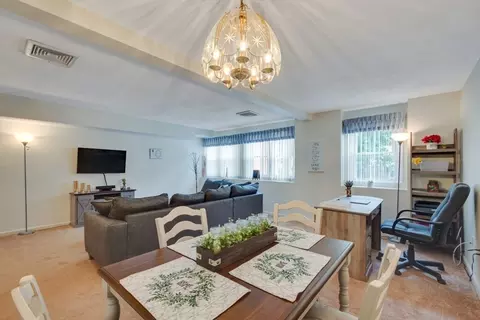 210 Washington St #3, Peabody, MA 01960