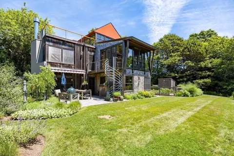 14 16 Sippewissett, Falmouth, MA 02540