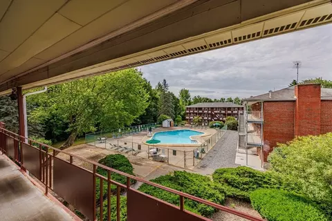 e2 Colonial Drive #6, Andover, MA 01810