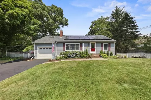 9 Naples Rd, Hamilton, MA 01982