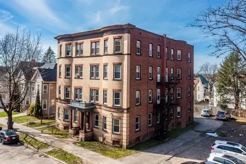 40 Warriner Ave, Springfield, MA 01108