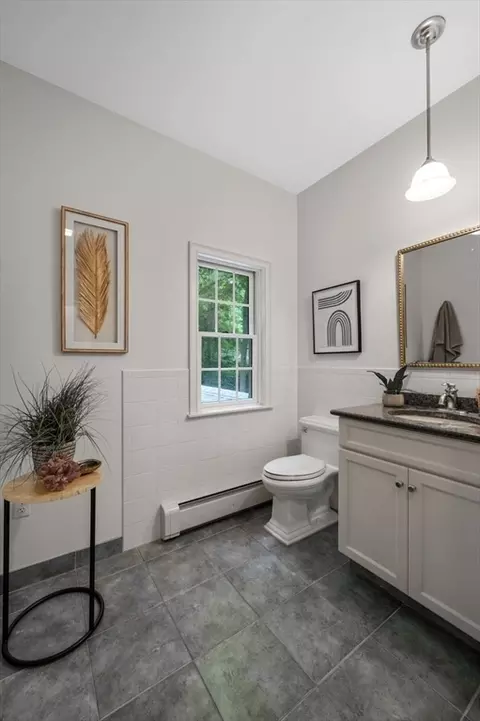 Bath - 209 Maple St, Danvers, MA 01923 photo 5 of 6