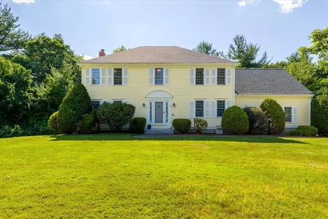 77 Lamplighter Dr, Shrewsbury, MA 01545