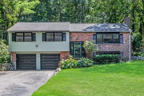 25 Hillcrest Rd, Medfield, MA 02052