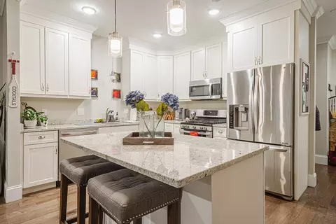 8 Island Ct #201, Easton, MA 02334