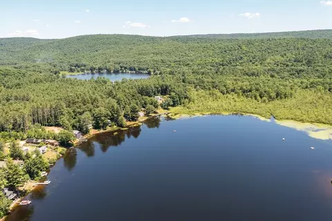 23 Metacomet St, Belchertown, MA 01007