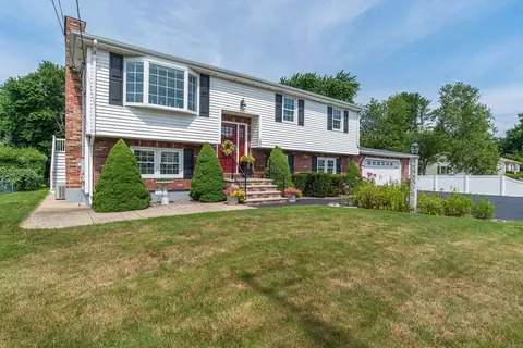 107 Linden St, Taunton, MA 02780