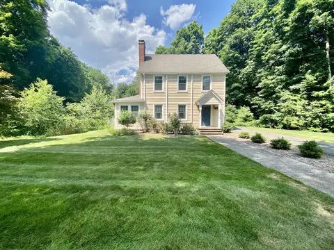 32 Lincoln Rd, Longmeadow, MA 01106